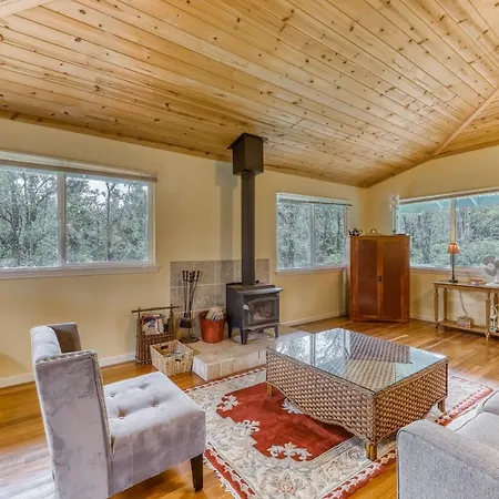 Kahu 'Lo - Guardian Hawk Villa